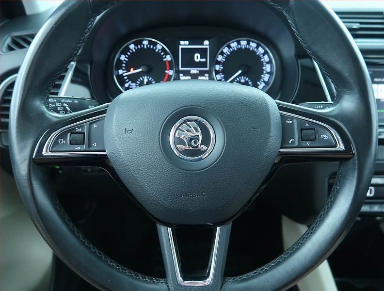 Škoda Fabia (2015) Ambition Plus 1.2 TSI - fotka 17 z 17