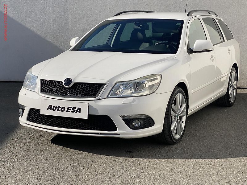 Škoda Octavia (2011) 2.0TSi, RS, xenon - fotka 3 z 16