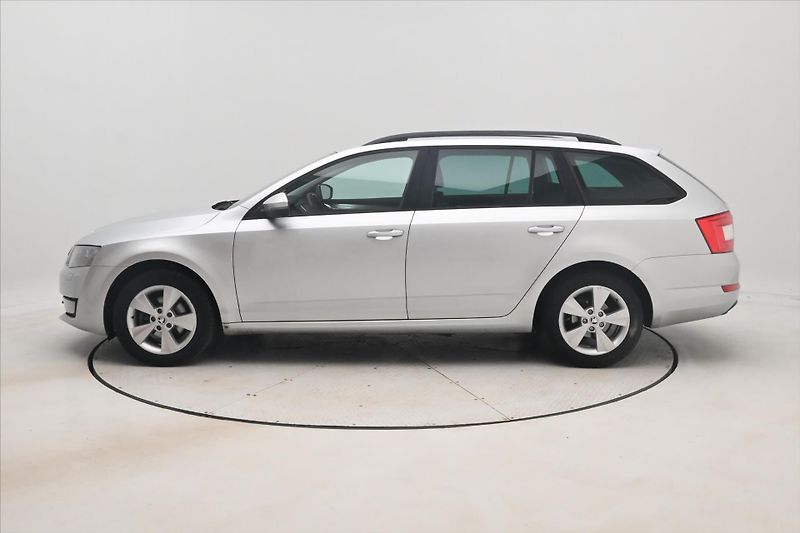 Škoda Octavia 1,6 TDI 81kW tažné nová STK - fotka 8 z 30
