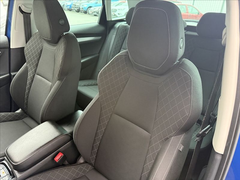 Škoda Karoq 1,6 TDI Ambition+ po servisu! - fotka 10 z 34