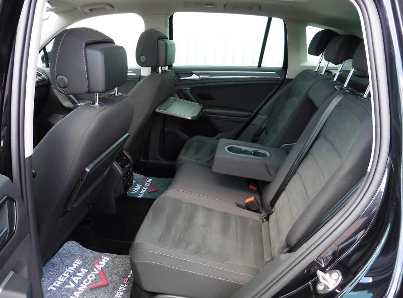Volkswagen Tiguan 1.4 TSi Highline 4Motion Navi - fotka 8 z 16