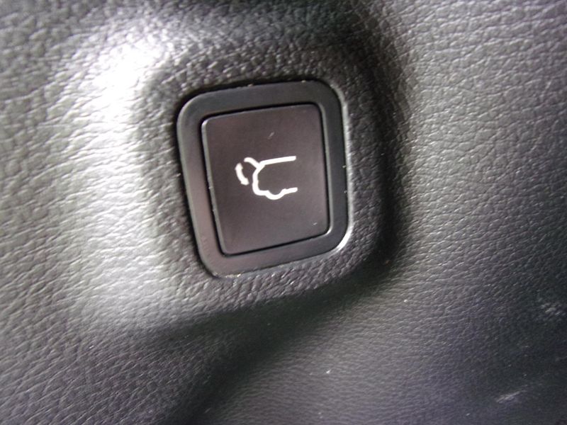 Jeep Compass  2.0M-Jet4X4 LONGITUDE 85000KM - fotka 21 z 26
