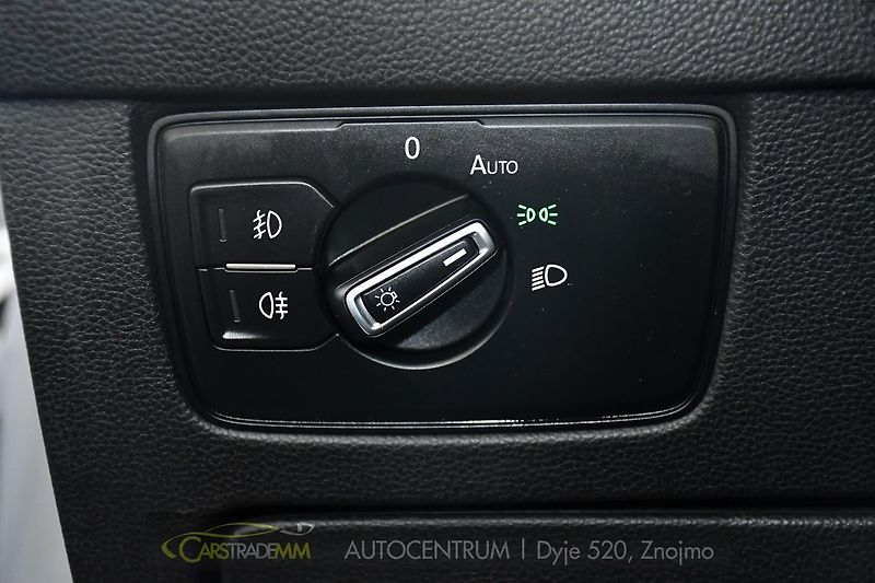 Volkswagen Passat 2,0TDi DSG NAVI 2xKOLA  - fotka 27 z 51