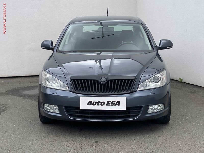 Škoda Octavia (2011) 1.6 TDi, ČR, Elegance - fotka 2 z 17