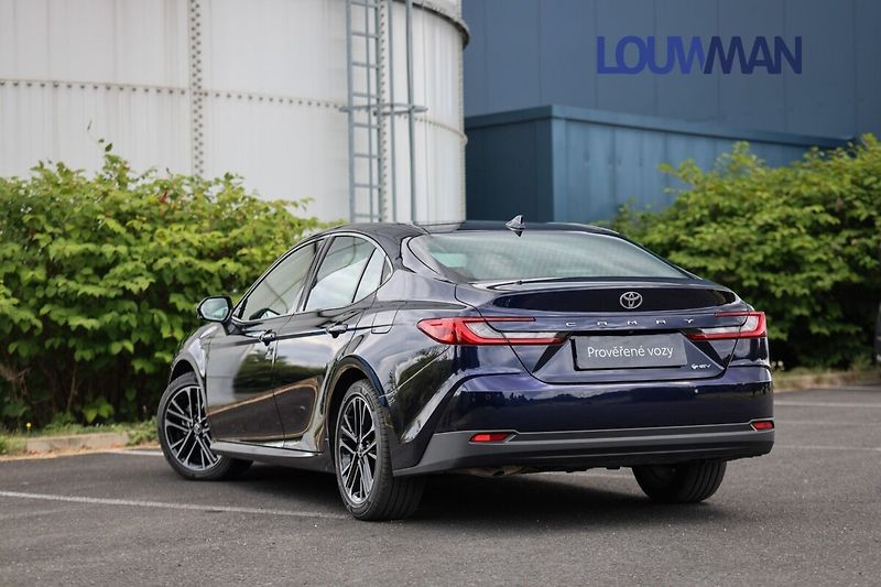 Toyota Camry 2.5  HEV CVT Prestige - fotka 27 z 29