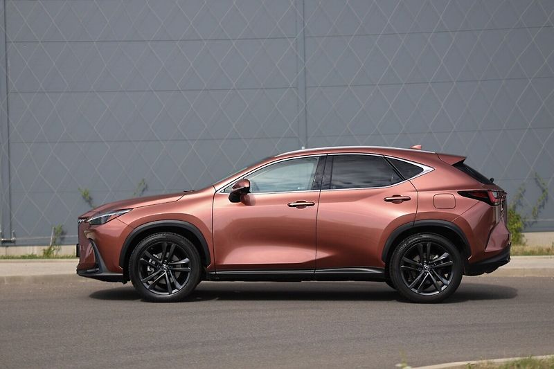 Lexus NX 350h 350H 2,5 HEV PRESTIGE - fotka 26 z 26