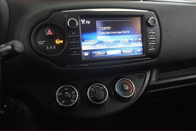 Toyota Yaris (2018) 1.5 Dual VVT-i, Serv.kniha - fotka 12 z 17