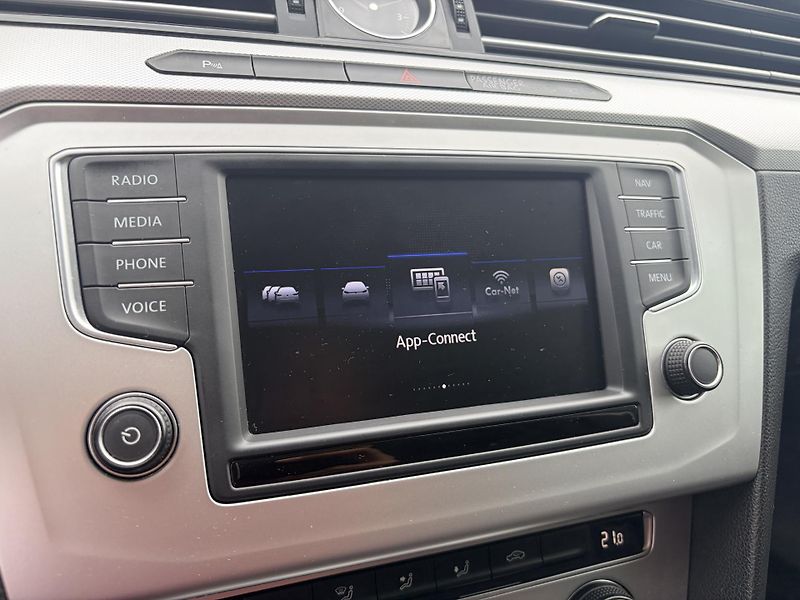 Volkswagen Passat 2.0TDI 110KW MANUAL MATRIX - fotka 43 z 62