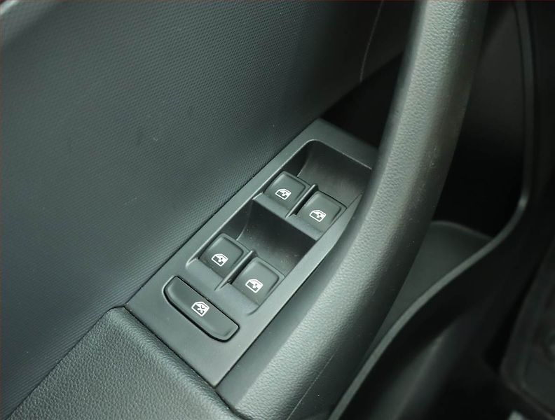 Škoda Rapid (2017) Ambition 1.0 TSI, Serv.kniha - fotka 14 z 15