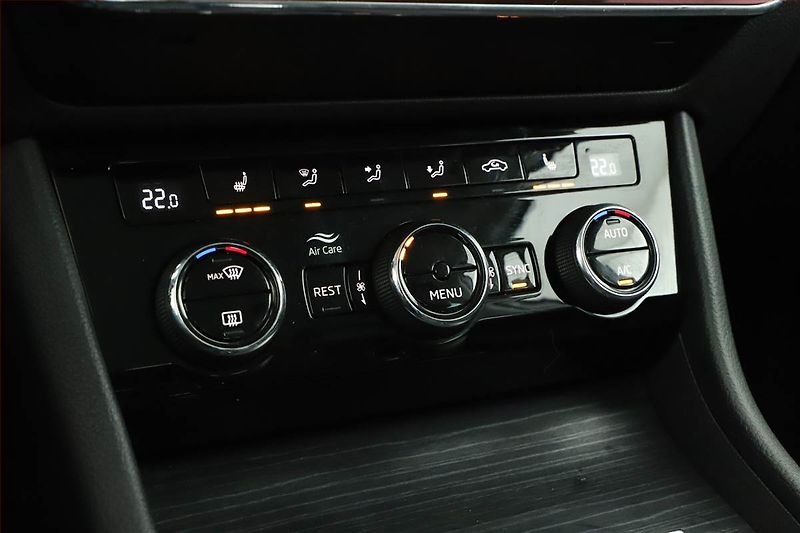 Škoda Superb (2022) Style 2.0 TDI, Automat, Kůže - fotka 17 z 21