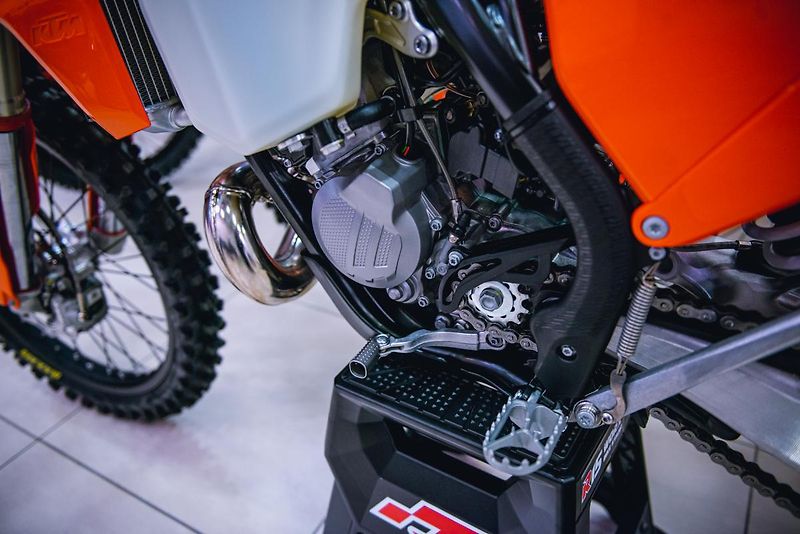 KTM 150 EXC TPI Nová - fotka 11 z 14