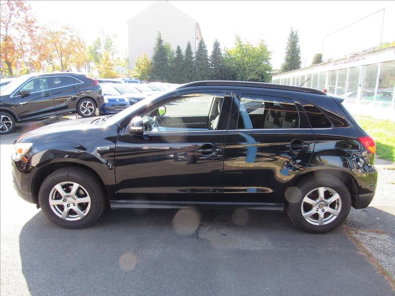 Mitsubishi ASX 1,8 DI-D 110kW 4x4 - fotka 7 z 30