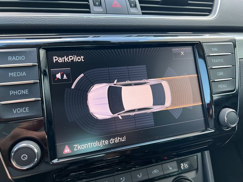 Škoda Superb (2015) 2.0TDi 110kW DSG! Style+! ČR! - fotka 36 z 40