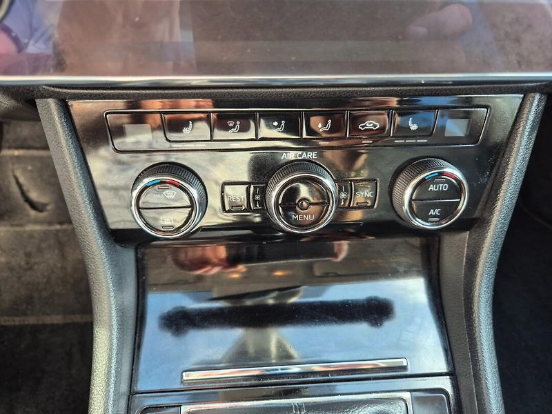 Škoda Superb (2017) 2.0 TDI Navi,Xenony,TOP - fotka 14 z 42