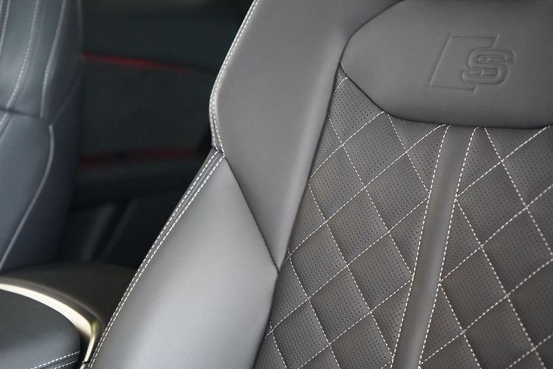 Audi Q8 TDI quattro 210 kW, S line - fotka 23 z 50