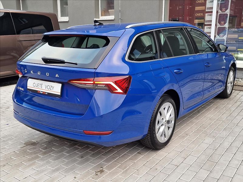 Škoda Octavia 2.0 TDI Style Combi,ČR,1.Maj. - fotka 10 z 50