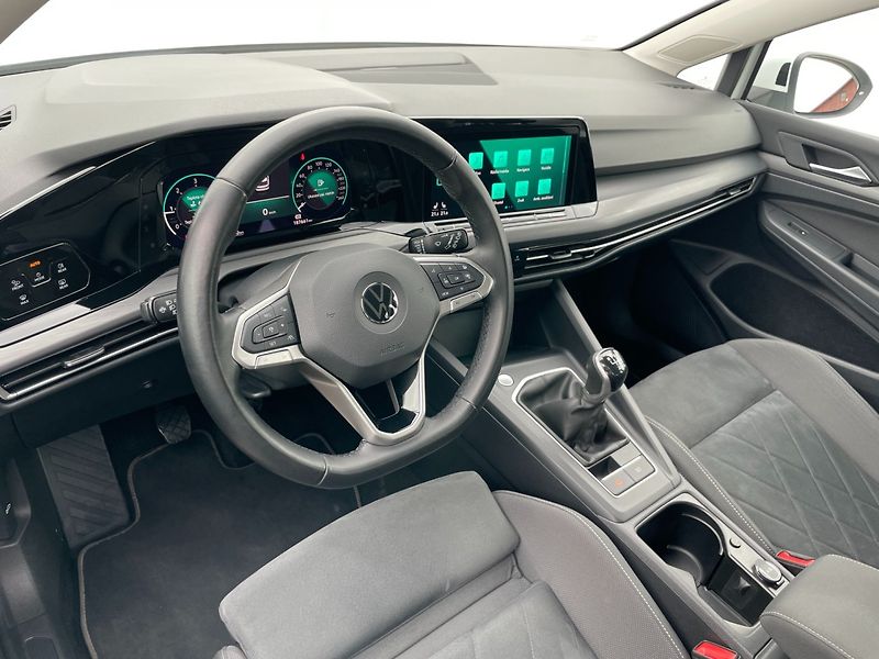 Volkswagen Golf (2021) Com. VIII 2.0TDi STYLE! ČR+1.m - fotka 13 z 38
