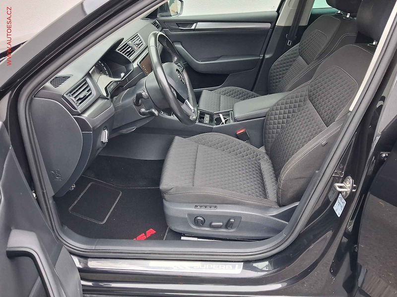 Škoda Superb (2018) 2.0TDi 4x4, Style, xenon - fotka 9 z 18