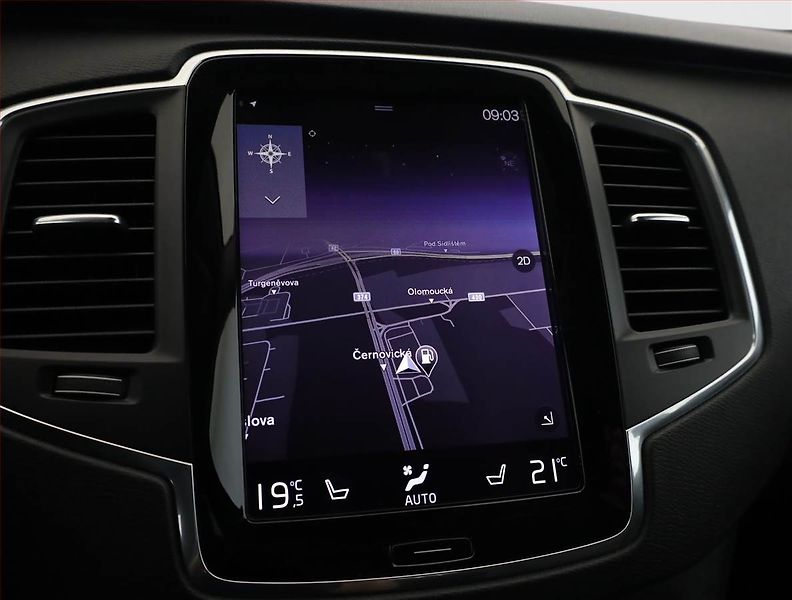 Volvo XC90 (2016) D5 AWD - fotka 14 z 19