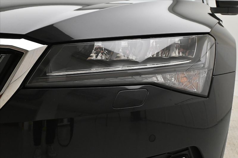 Škoda Superb 2,0 TDI 110kW DSG Style Záruka - fotka 22 z 24
