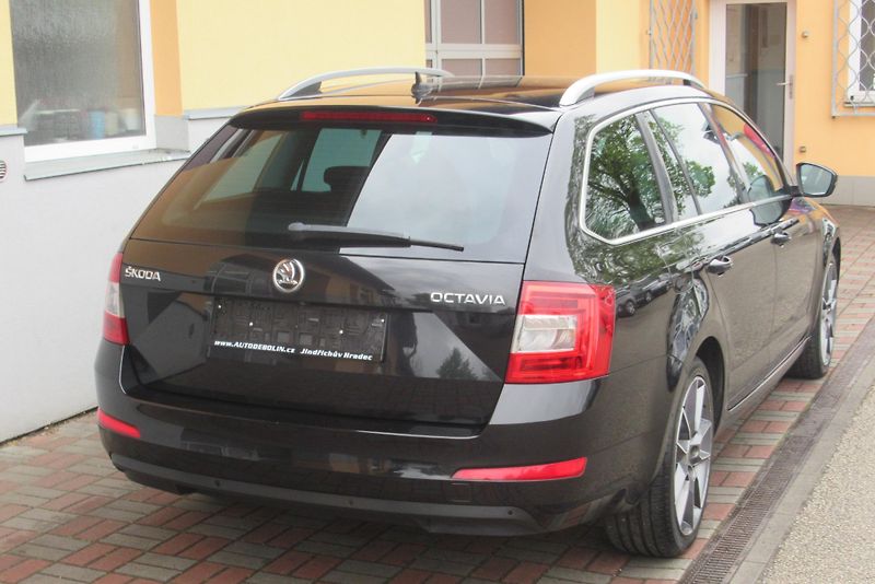 Škoda Octavia 2.0 TDI DSG NAVIGACE XENONY - fotka 8 z 27