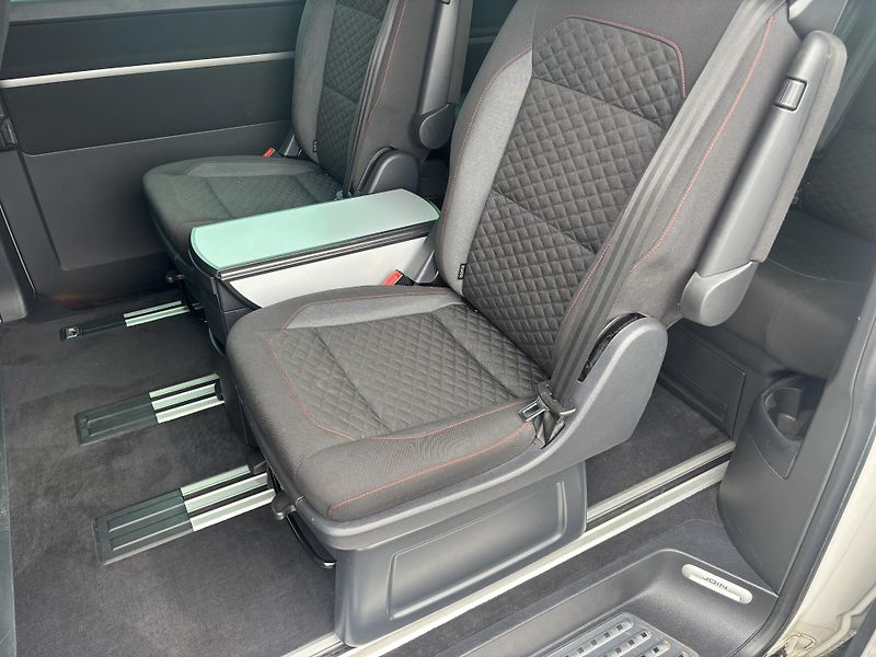 Volkswagen Multivan (2018) 2.0TDI 150kW, JOIN, ČR, DPH - fotka 12 z 20