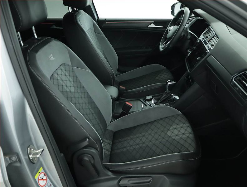 Volkswagen Tiguan Allspace (2022) R-Line 2.0 TDI - fotka 9 z 15