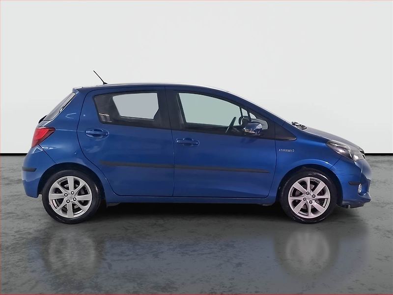Toyota Yaris (2015) 1.5 Hybrid, Automat - fotka 6 z 16