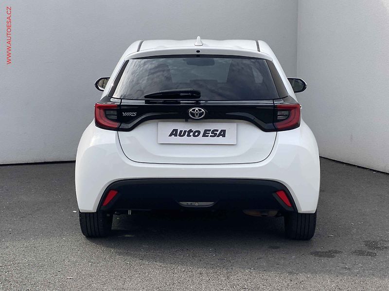 Toyota Yaris (2021) 1.5 VVT-i, ČR, Dynamic - fotka 5 z 15
