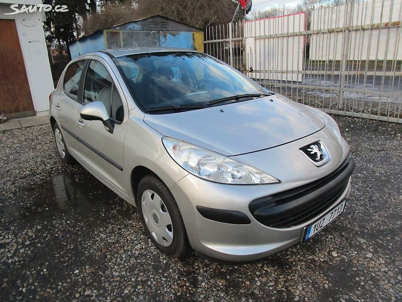 Peugeot 207 1,4 - 54KW + BATERIE - fotka 1 z 19