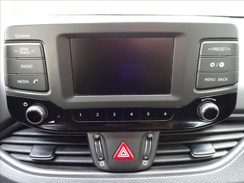 Hyundai i30 1,4 T-GDi 103 kW Fastback - fotka 34 z 55