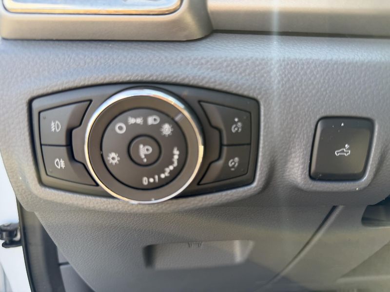 Ford Ranger 3.2 LIMITED, Tažné, kamera - fotka 17 z 18