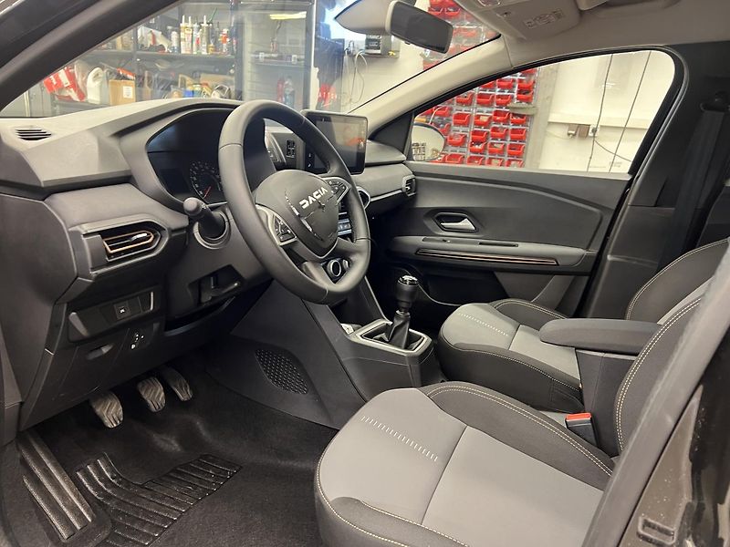 Dacia Jogger Extreme+ 1.0i 74 kW - fotka 7 z 18