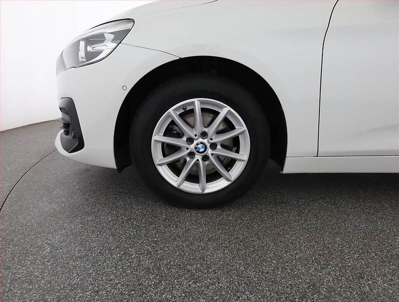 BMW Řada 2 (2018) 218i Gran Tourer, Automat - fotka 17 z 17