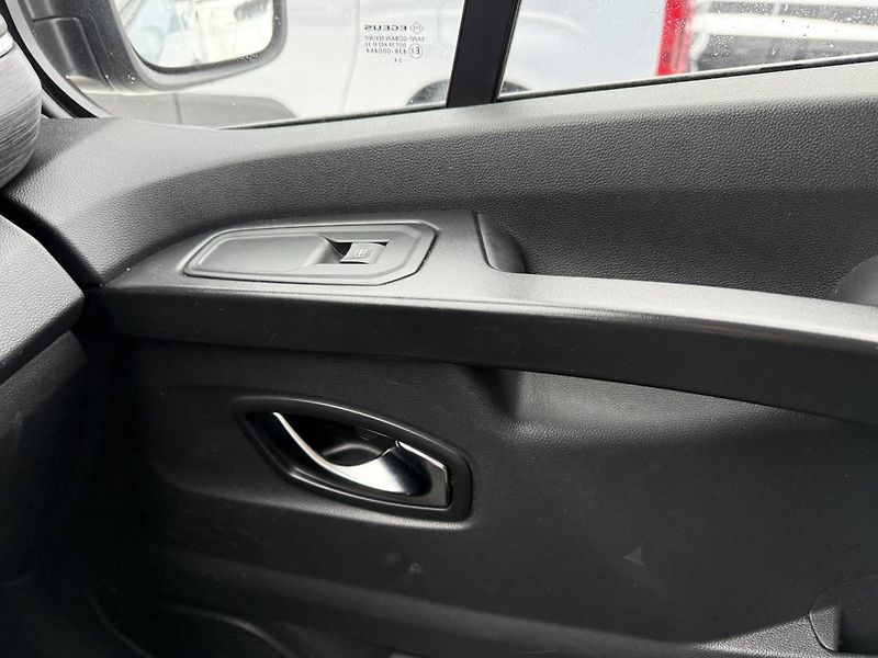 Renault Trafic Equilibre L2 Blue dCi 150 MT6/ - fotka 17 z 23