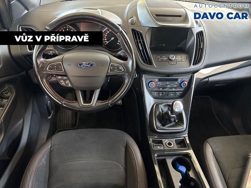 Ford Kuga 1,5 EB 110KW ST-Line - fotka 3 z 12