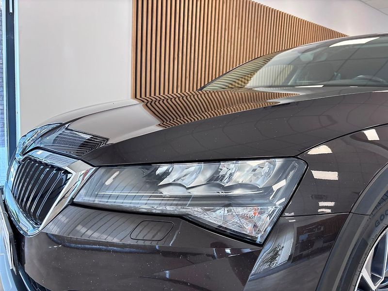 Škoda Superb Scout 4X4 2.0 TDI 147kw - fotka 4 z 32