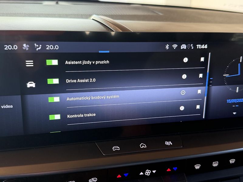 Opel Grandland Hybrid 1.2 Turbo 100kW GS DCT - fotka 19 z 34
