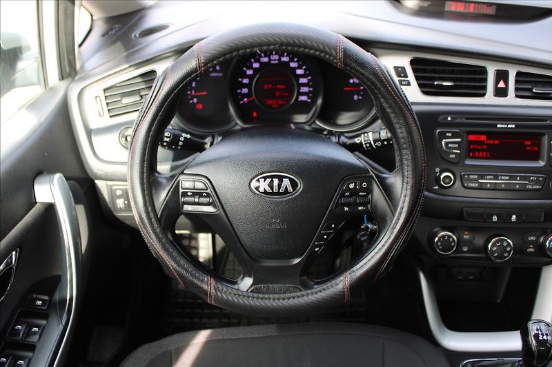 Kia Ceed 1,6 CRDi  ČR,1.MAJITEL,DPH - fotka 10 z 21
