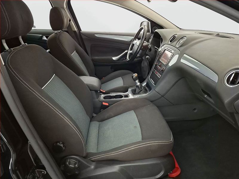 Ford Mondeo (2010) 2.0 TDCi, po STK, Tažné - fotka 9 z 17