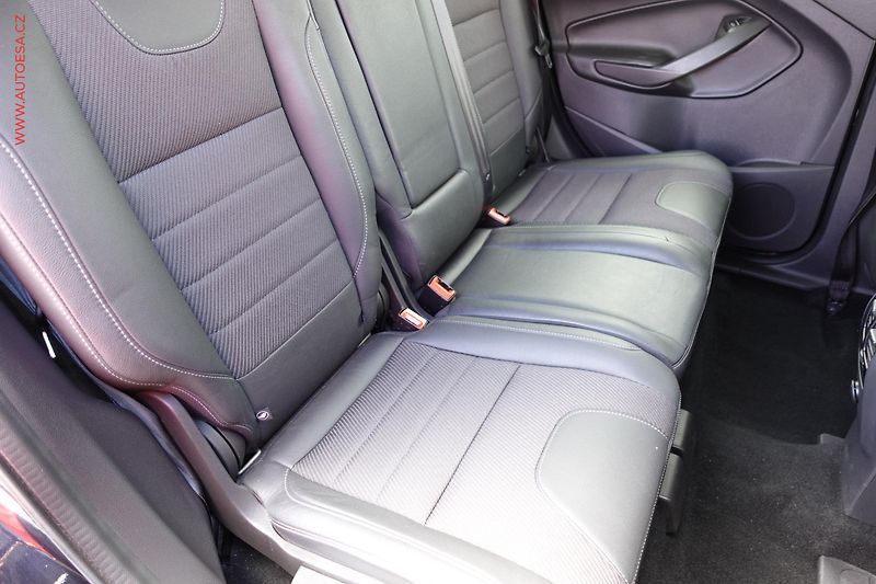 Ford Kuga (2013) 2.0TDCi 4x4, ČR, AT, xenon - fotka 13 z 16