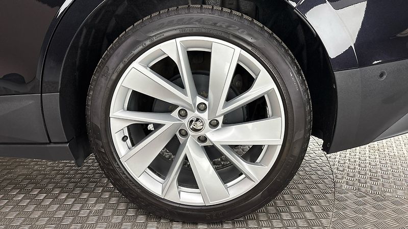 Škoda Enyaq 82 Kwh AUT 80 Loft - fotka 19 z 28