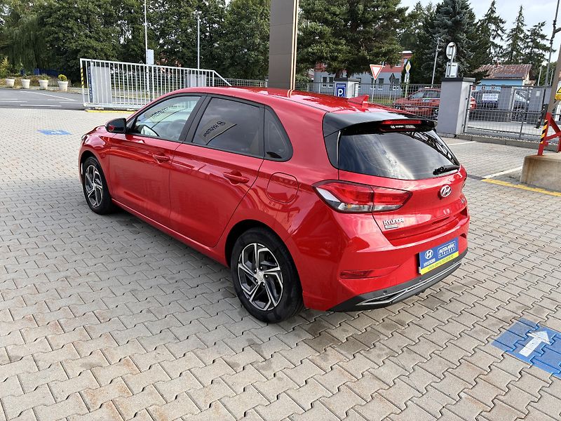 Hyundai i30 1.5DPi 81kW COMFORT 16.000km!! - fotka 5 z 14
