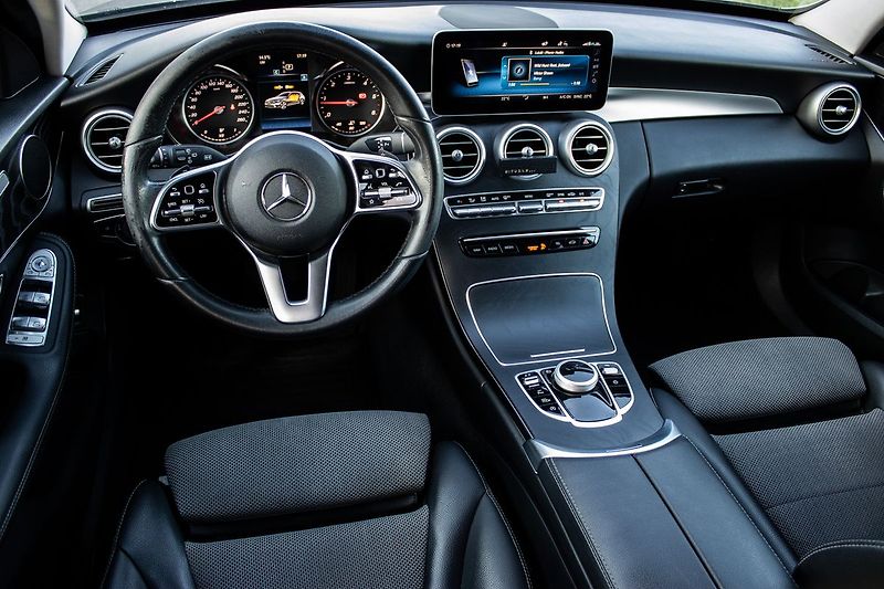 Mercedes-Benz Třídy C - fotka 16 z 27