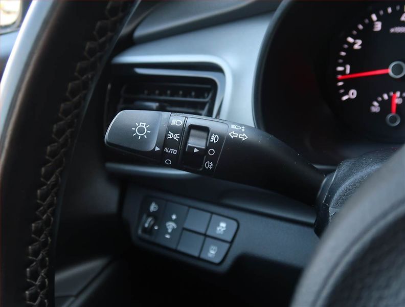 Kia Stonic (2020) 1.0 T-GDI, ČR,1.maj - fotka 17 z 23