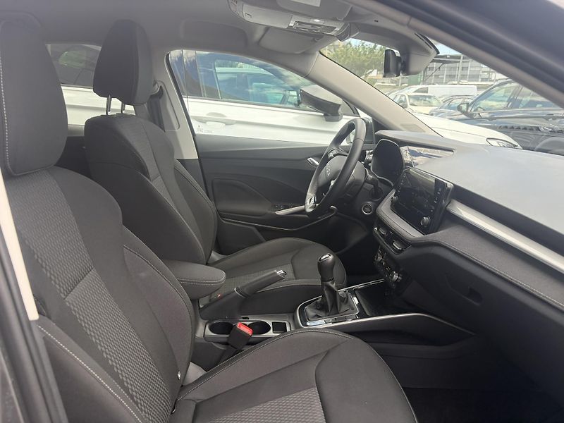 Škoda Fabia 1.0TSi 85kW Top Selection - fotka 10 z 23