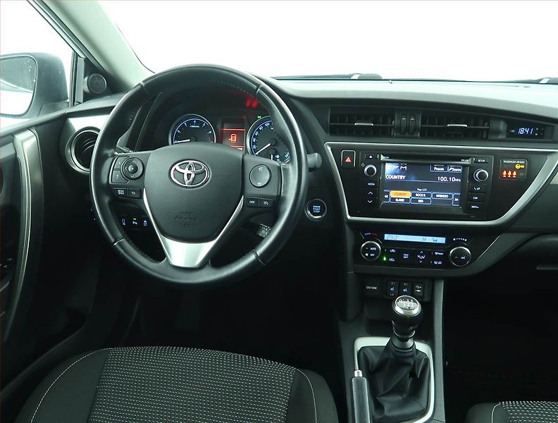 Toyota Auris (2013) 1.6 Valvematic, ČR,1.maj - fotka 7 z 15