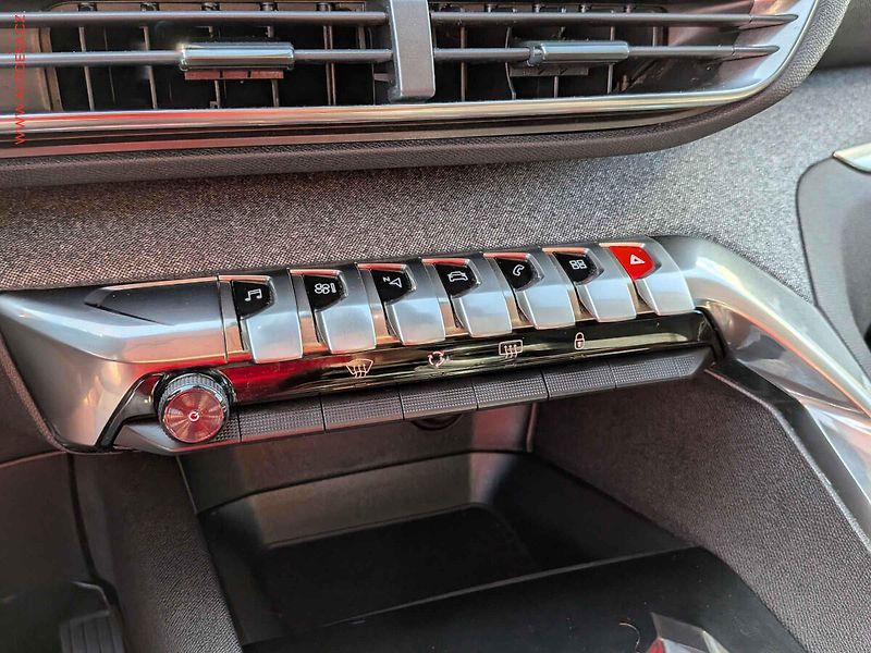 Peugeot 5008 (2017) 1.2PT, servis.kniha - fotka 15 z 19