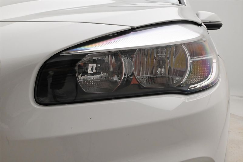 BMW Řada 2 2,0 218d 110 kW Active Záruka - fotka 29 z 31