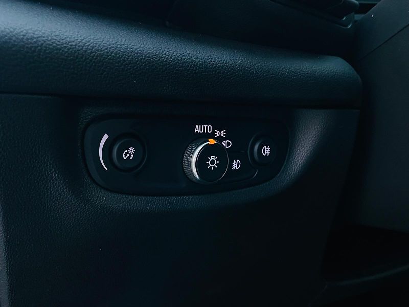 Opel Insignia 2.0CDTi KAMERA VÝHŘEV SERVISKA - fotka 41 z 51